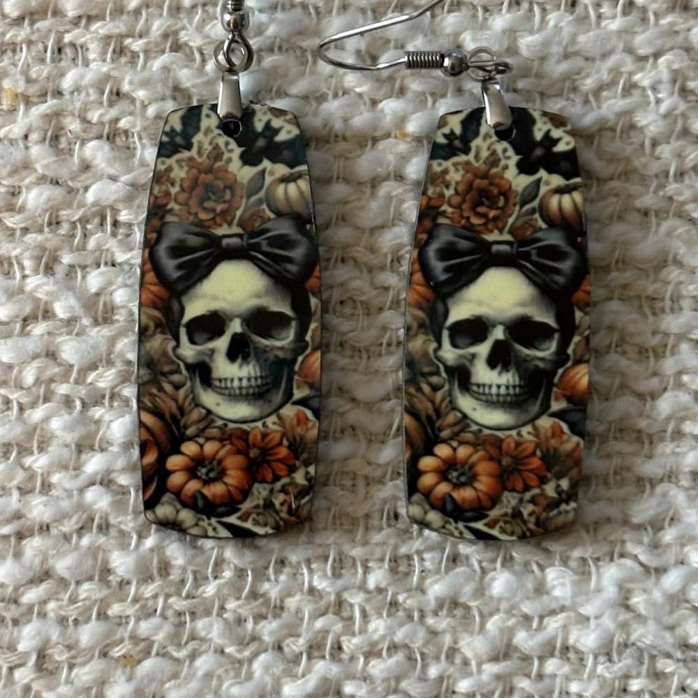 Skull earrings